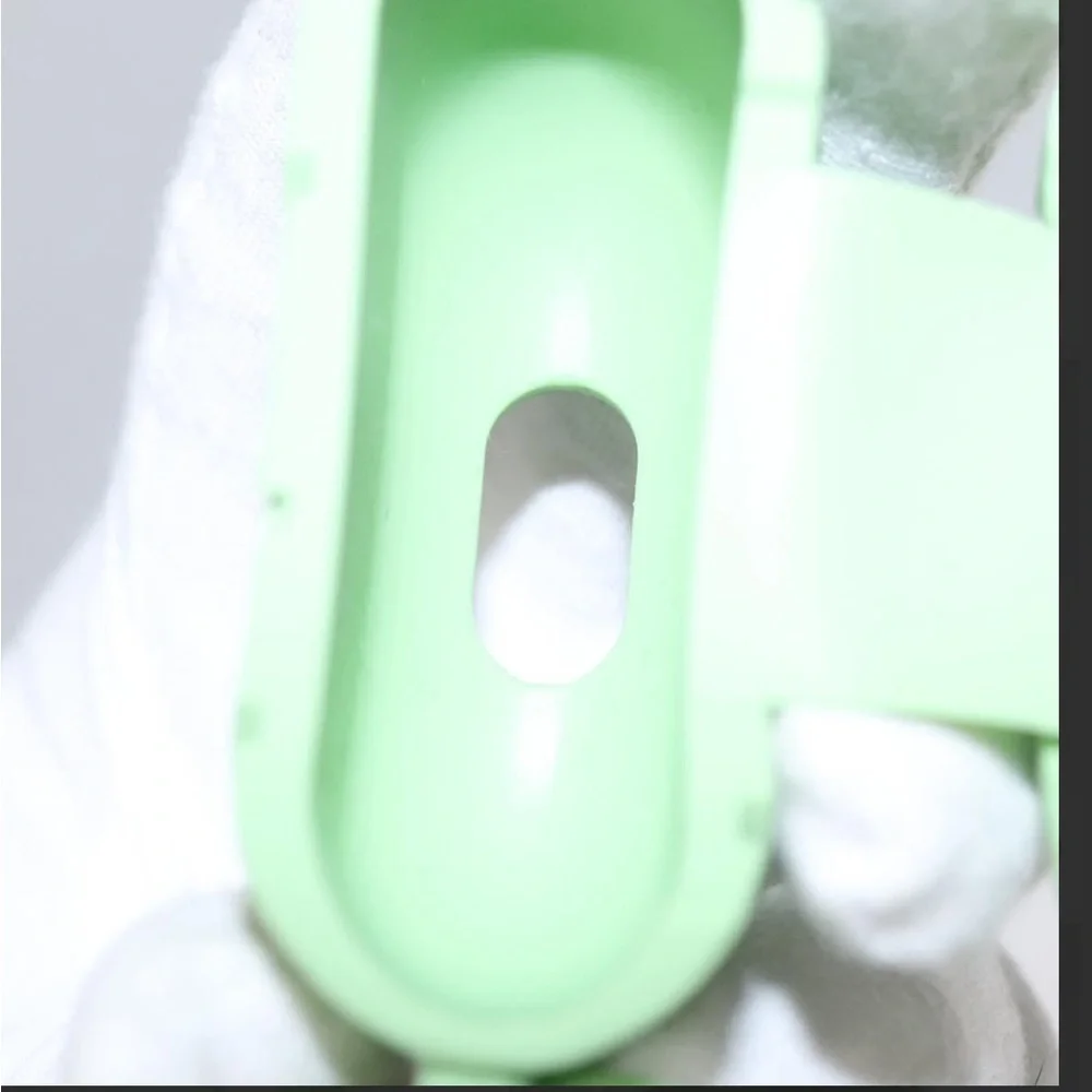 BOTTEGA VENETA Airpods case Shoulder Bag rubber Green NWOT - Picture 14 of 15